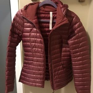 NWT Lululemon pack it down jacket size 4